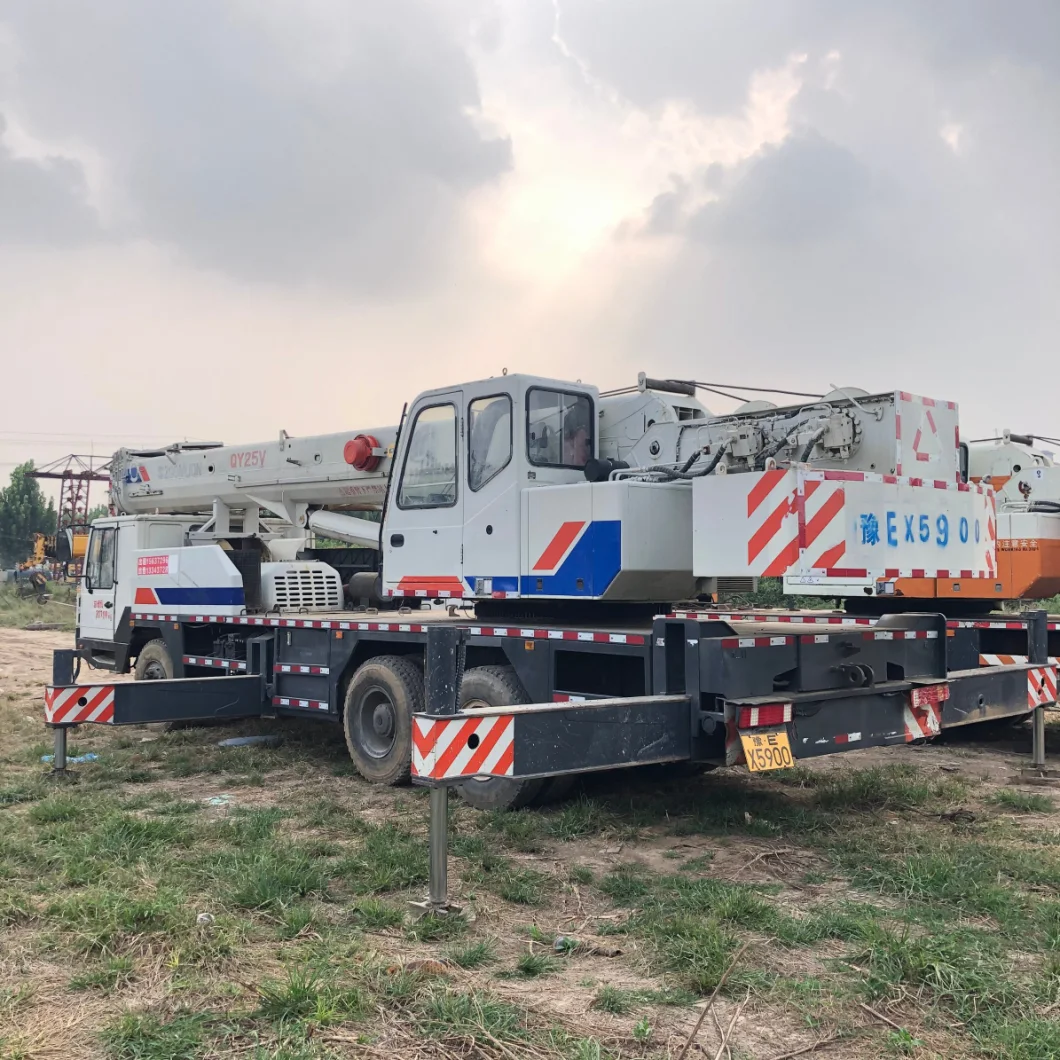 Uso De La Marca China Zoomlionn Qy25V Crane De Cami&oacute; N Boom De Cinco Secciones 25ton Crane Hidr&aacute; Ulica PARA Cami&oacute; N Con Gr&uacute; a